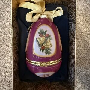 Mr. Christmas Musical Egg Ornament By Valerie Parr Hill